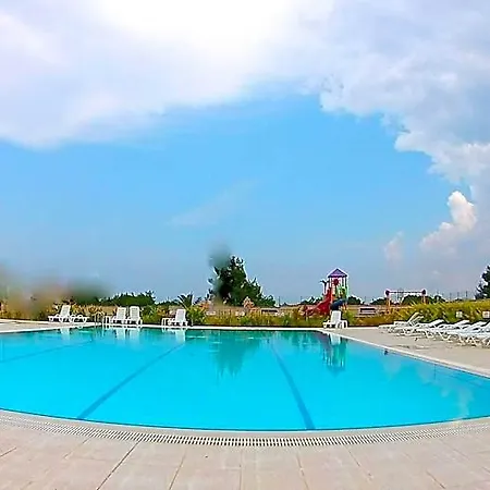 Family Friend Poolbbq 3b1 Alacati