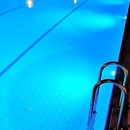 Family Friend Poolbbq 3b1 Alacati Otel 3*