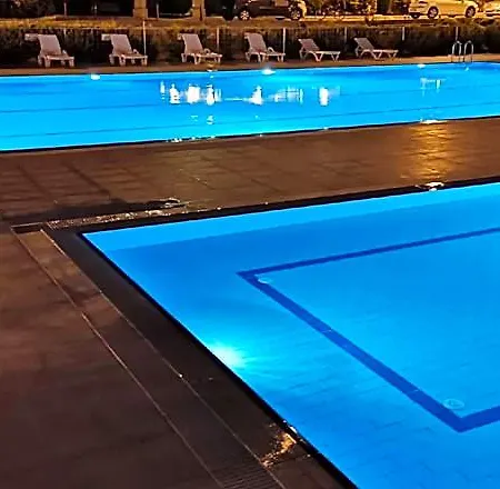 Family Friend Poolbbq 3b1 Alacati Otel 3*