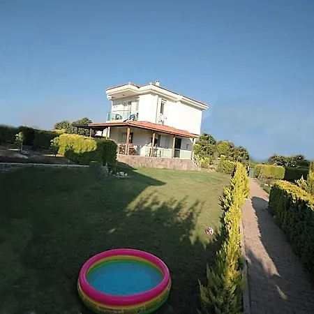 Otel Family Friend Poolbbq 3b1 Alacati 3*