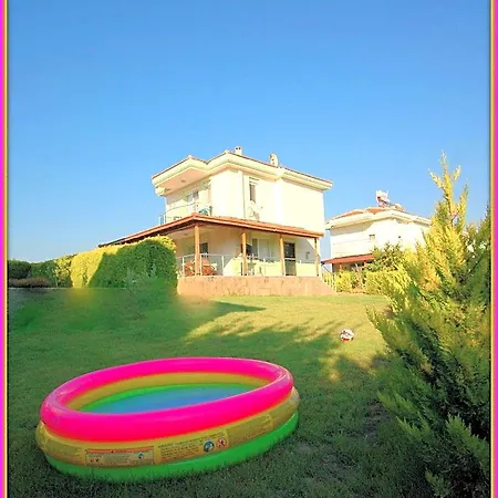 Family Friend Poolbbq 3b1 Alacati Otel
